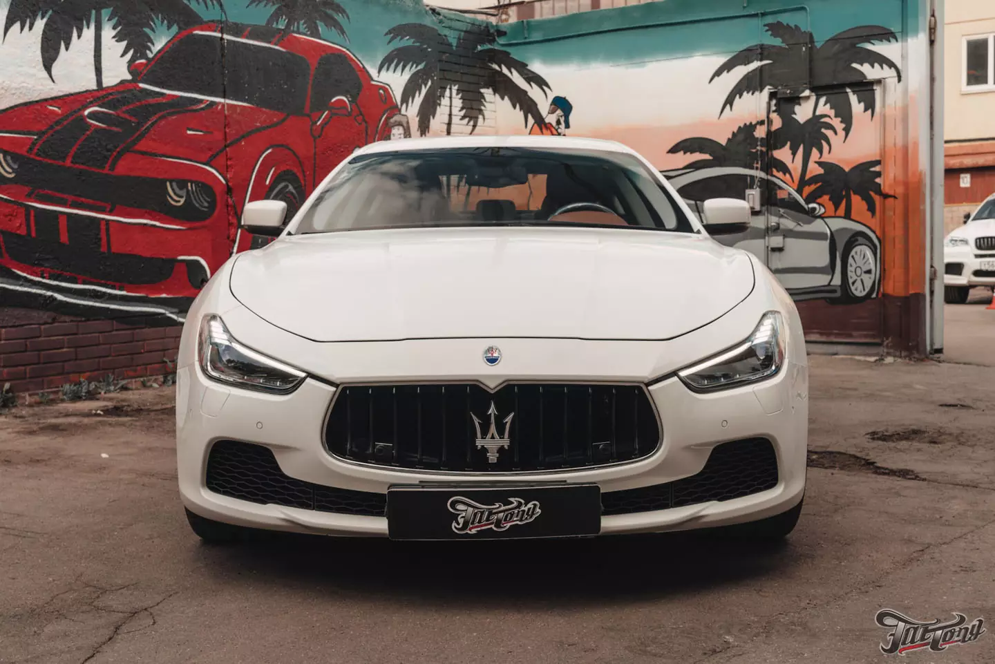 Замена бампера, доработка карбона и другие работы на Maserati Ghibli